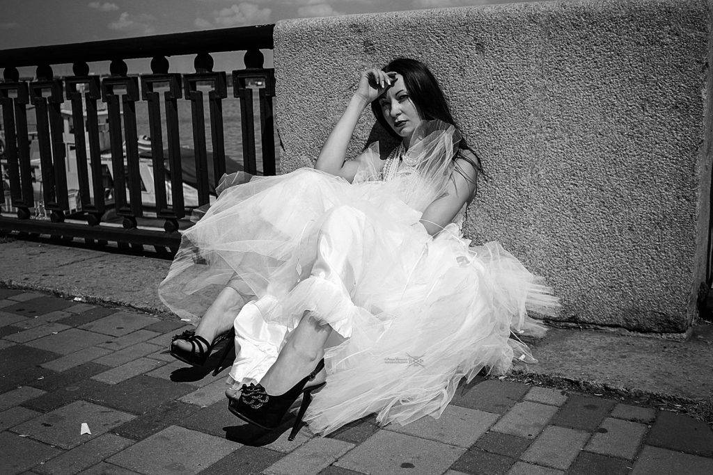 Abandoned bride